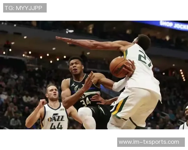 米切尔遭遇包夹表现起伏13投仅4中却收获准三双与6次失误 米切尔遭遇包夹表现起伏13投仅4中却收获准三双与6次失误