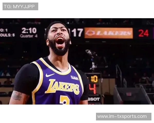 詹姆斯称赞东契奇为顶级四分卫自认外接手角色轻松自如